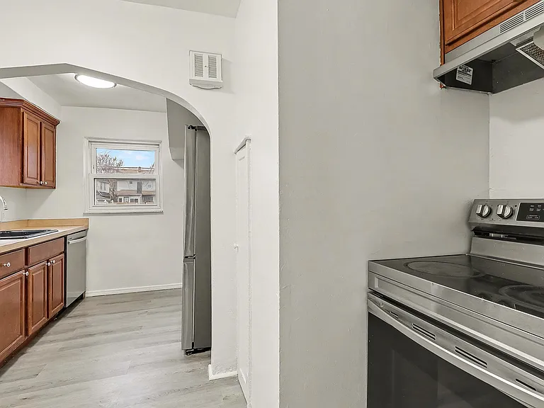 5959 Newport St — Photo 8