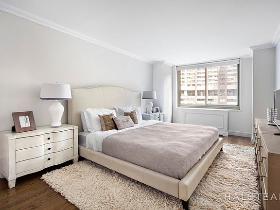 2nd image of 30 W 63rd St APT 8C