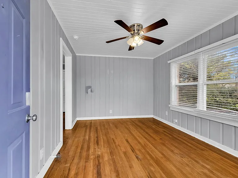 2306 W Lowden St — Photo 20