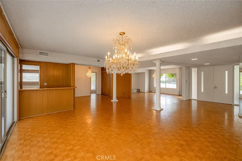 4 bed, 3.5 bath, 2729 sqft, $5,300 — Photo 3
