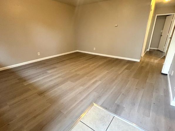 2424 90th Ave APT 12