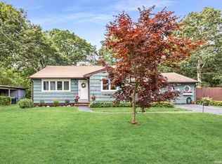 68 Mobile St, Sayville, NY 11782