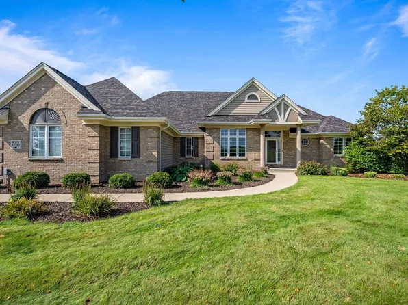 W376N7955 McMahon ROAD, Oconomowoc, WI 53066
