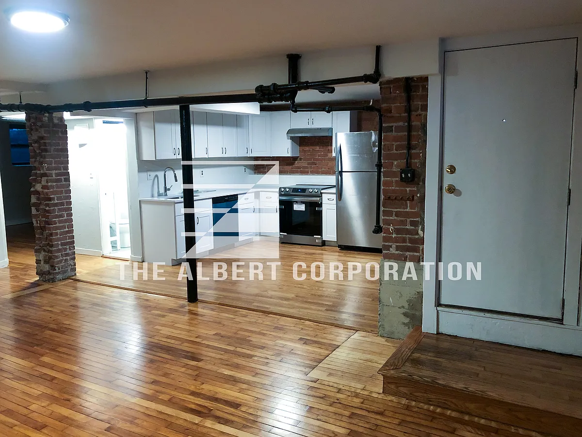 Building Photo - 1400 Commonwealth Ave #1