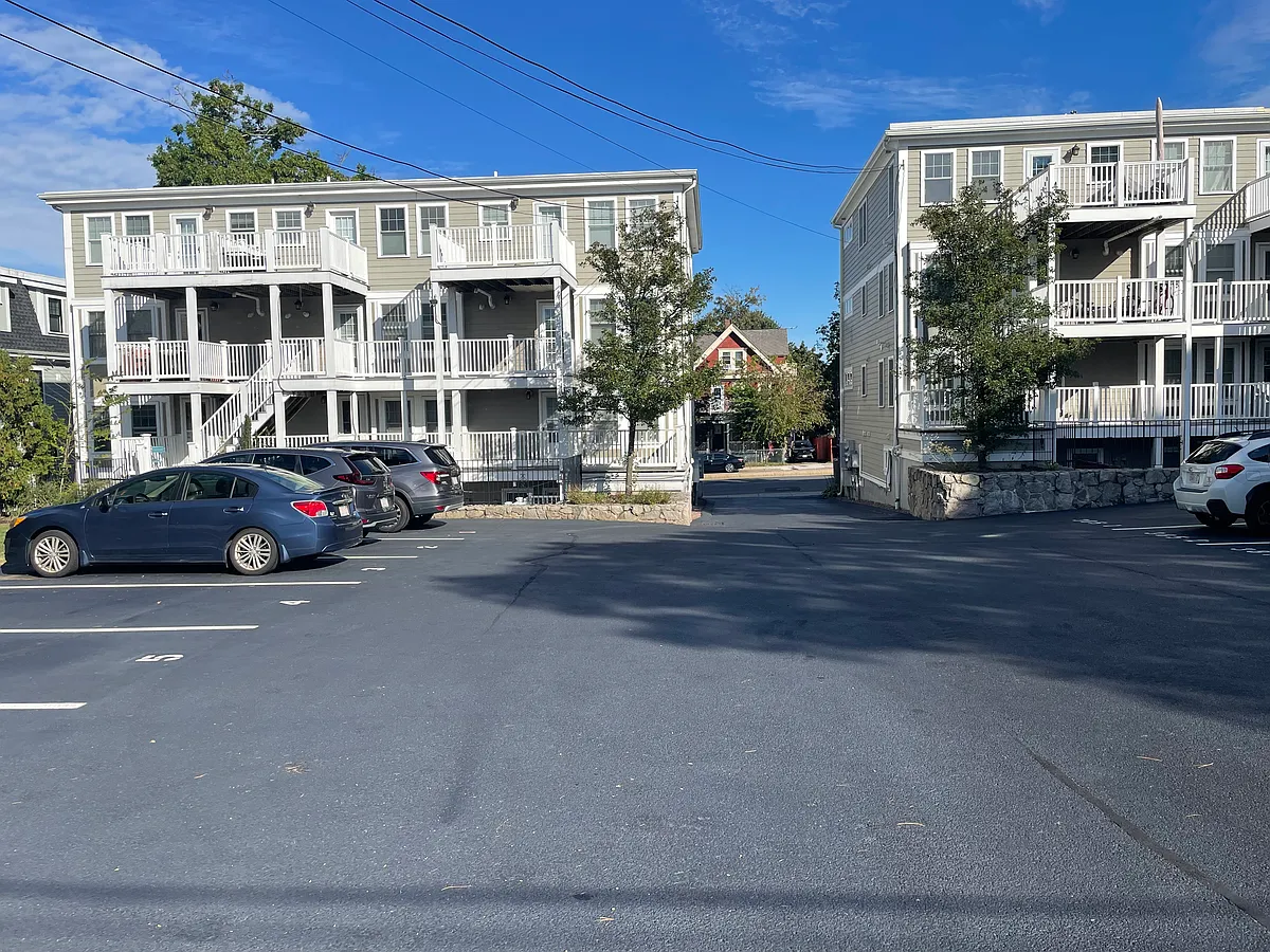 Building Photo - 379 Hyde Park Ave #2