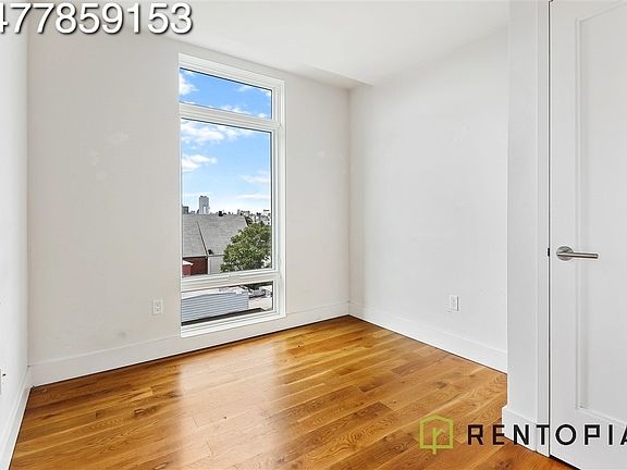 5th image of 310 Graham Ave #610