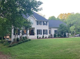 329 Bluff View Ave, Signal Mountain, TN 37377