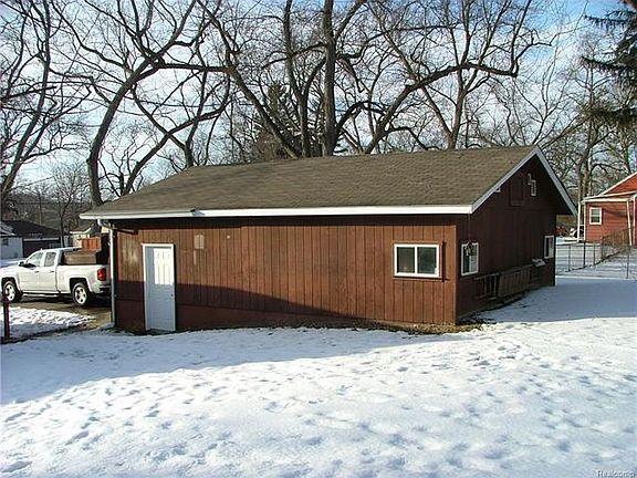 4th image of 812 Charlton Blvd