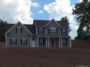 220 Woodsview Dr, Webster, NY 14580