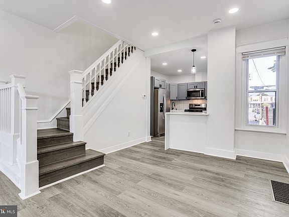 5th image of 5714 Tulip St