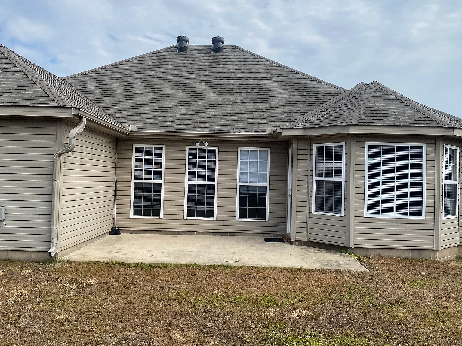 3 bed, 1650 sqft, $1,650 — Photo 1