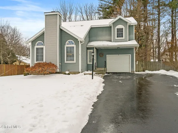 4 Mapleridge Avenue, Clifton Park, NY 12065