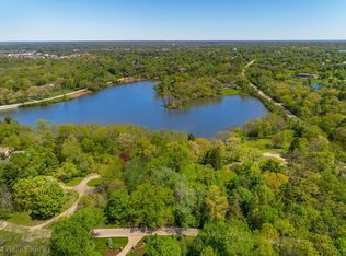 41 Hawthorne Ln, Barrington, IL 60010
