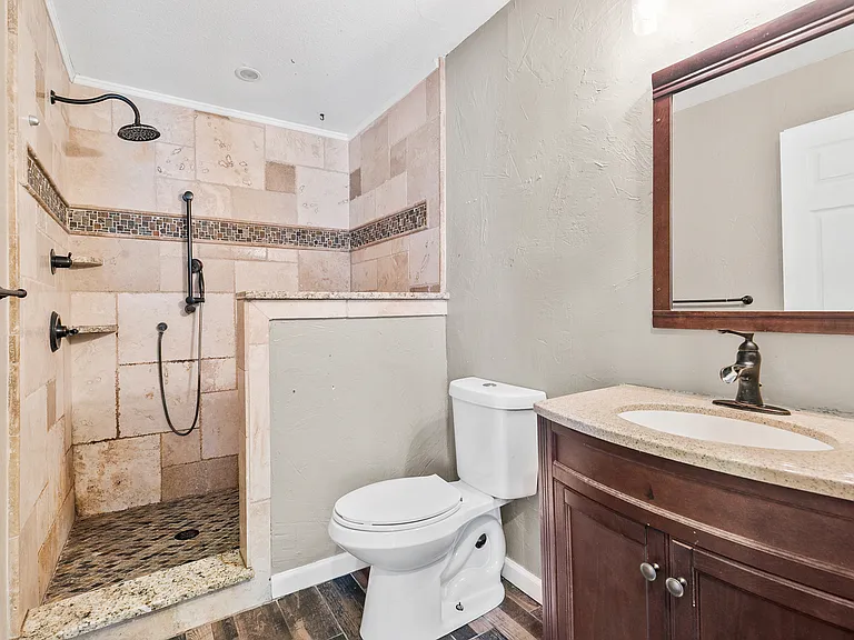 3422 W Jefferson Blvd — Photo 27