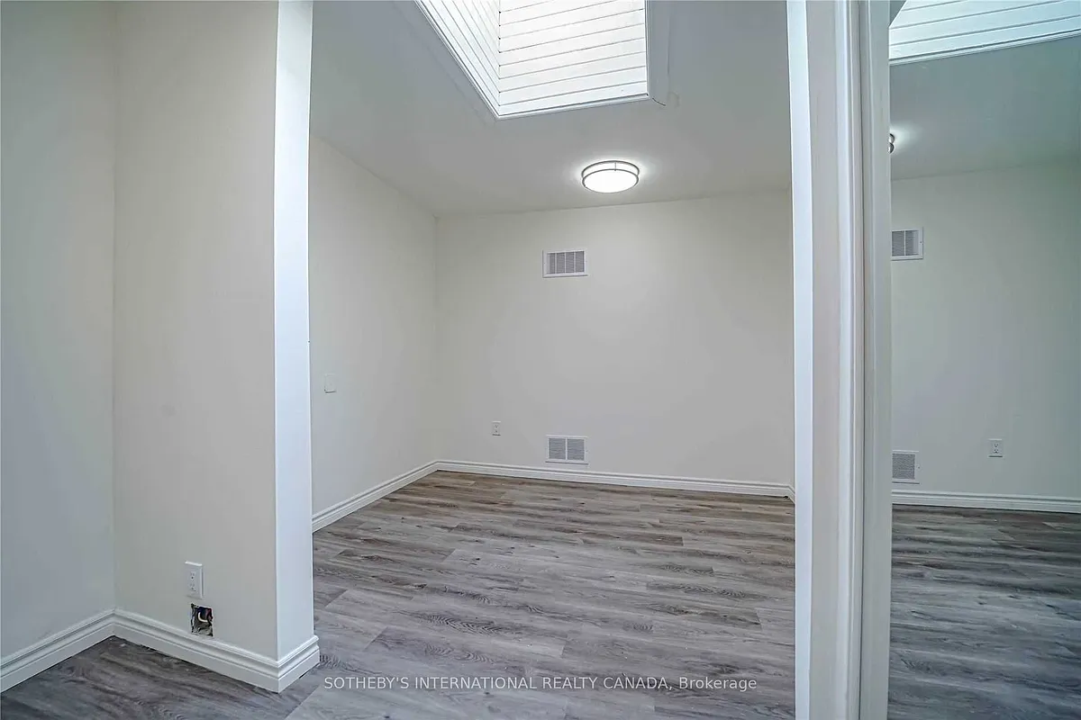 Building Photo - 843 Danforth Ave #UPPER
