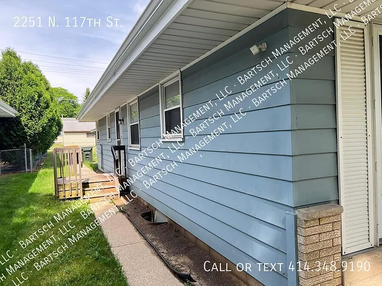 2251 N 117th St — Photo 23