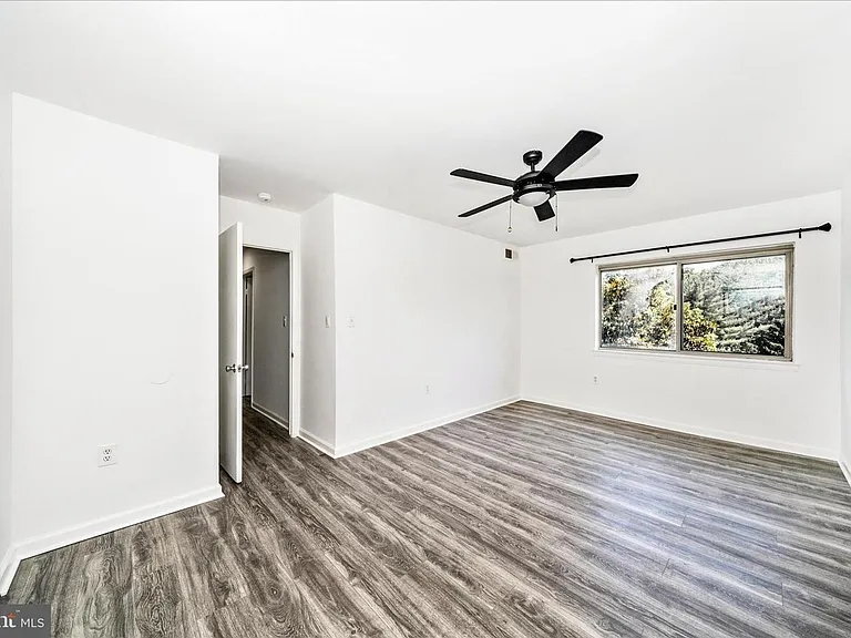 12202 Braxfield Ct #16/228 — Photo 9