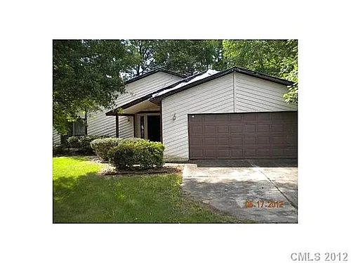 4622 Cricklewood Ln Photo 1