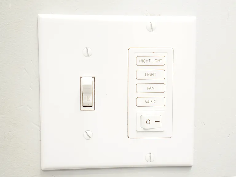 First Floor Bathroom (speaker)