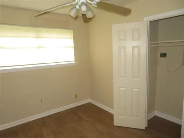 1629 Maplewood Dr — Photo 9