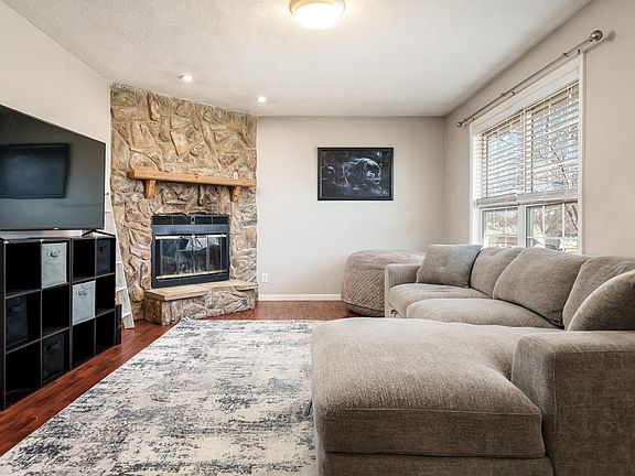 5th image of 4734 Cheshire Pl
