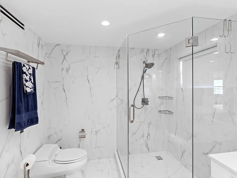 121 Golden Isles Dr #Penthouse 1 — Photo 47