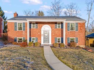 956 Vista Glen Dr, Bethel Park, PA 15102