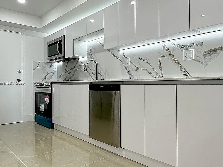 18071 Biscayne Blvd #1202 — Photo 3