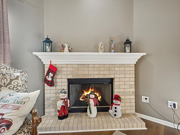 5th image of 616 Meadow Stream Dr