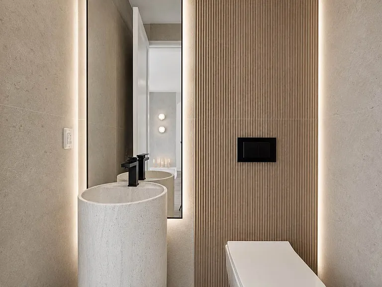 21-17 38th St #PENTHOUSE — Photo 11