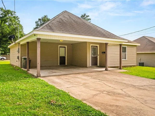 695 Pelican Dr, Pineville, LA 71360