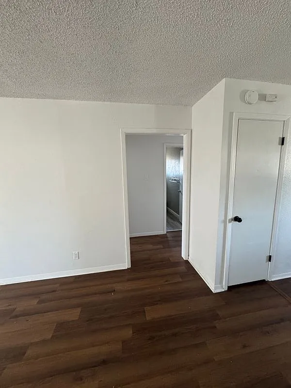 2 bed, 1.0 bath, 988 sqft, $900 — Photo 3
