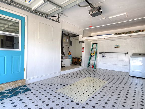 2nd image of 174 Clairbourne Ave