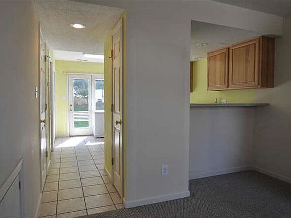 3rd image of 3427 S Oaklawn Cir