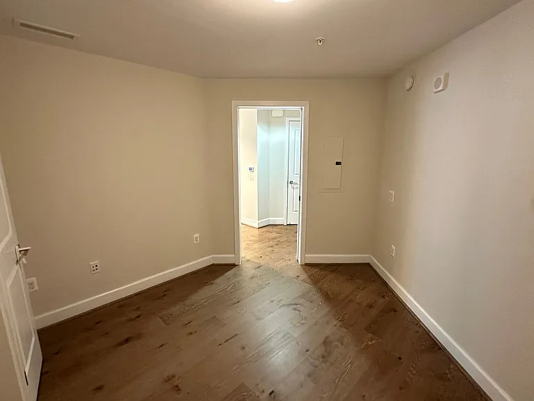 7171 Woodmont Ave #606 — Photo 13