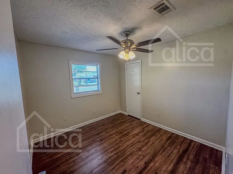 4448 Jade Dr E — Photo 5