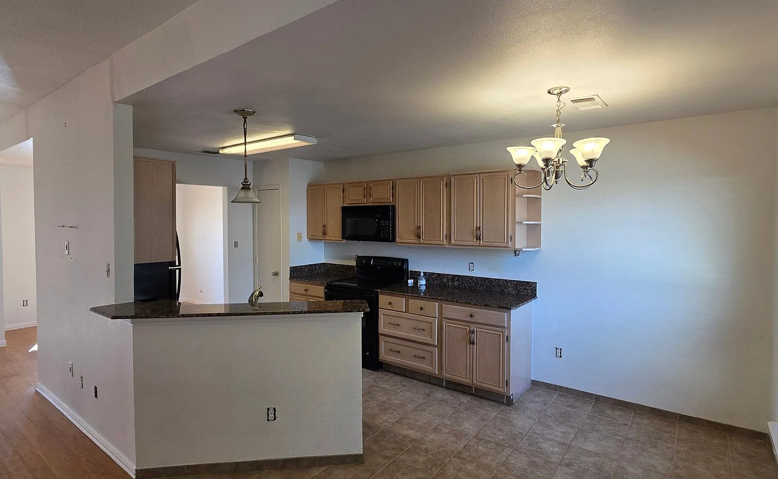 Single Unit Home in Cedar Hill | 905 Crestwood Dr | $2150 | Available 10/16 — Photo 4