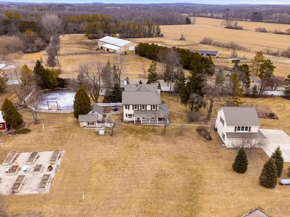 2237 Washington AVENUE, Cedarburg, WI 53012