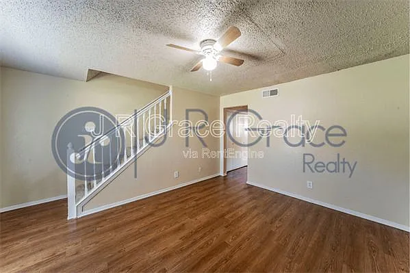 5935 Shadydell Dr — Photo 8