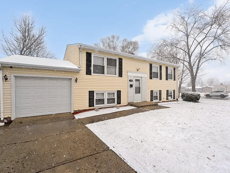 1700 Walnut Ave — Photo 24