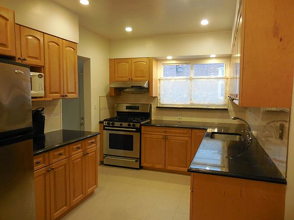 4th image of 8589 188th St