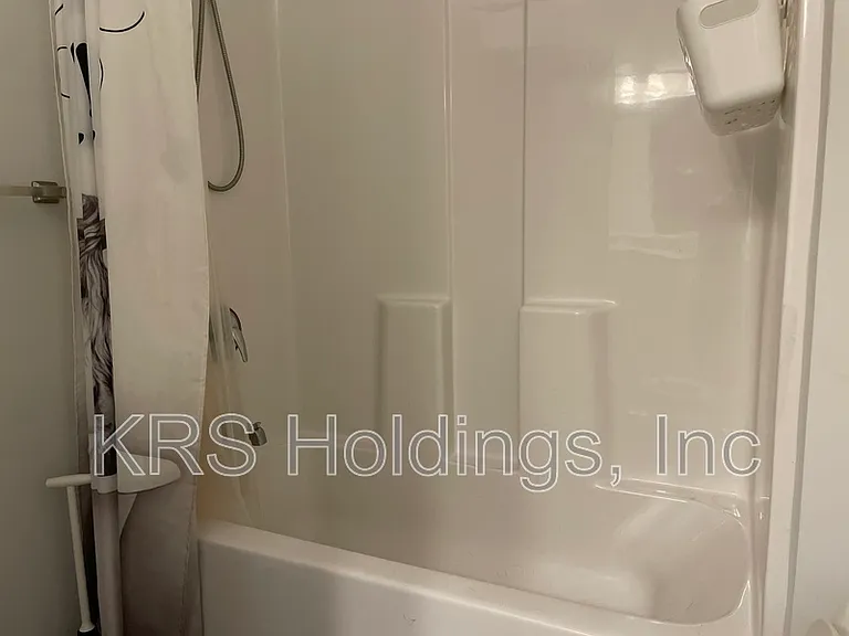 1333 Reservoir Ave — Photo 16