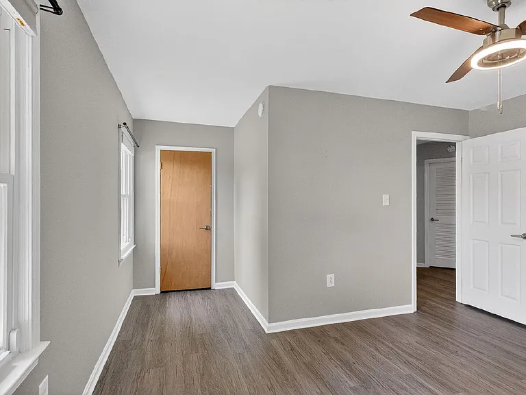 925 Chancellor St SW — Photo 9