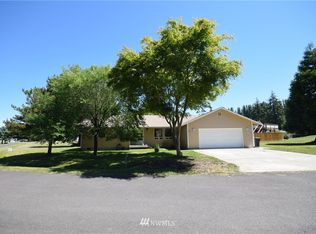 30 S Loop Dr, Sequim, WA 98382