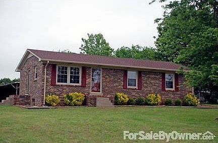 Front of House : Nice size front and back yard