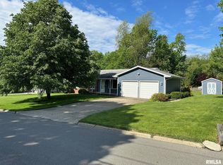 608 S Darst St, Eureka, IL