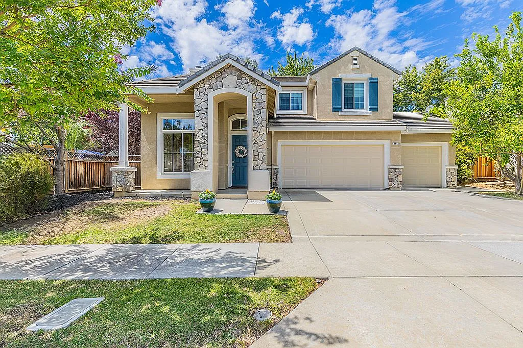 1441 Earl Glen Way photo 1