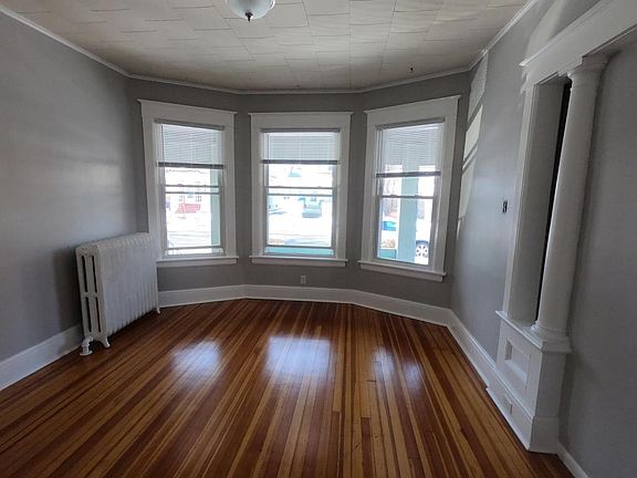3rd image of 52 Grove Ave