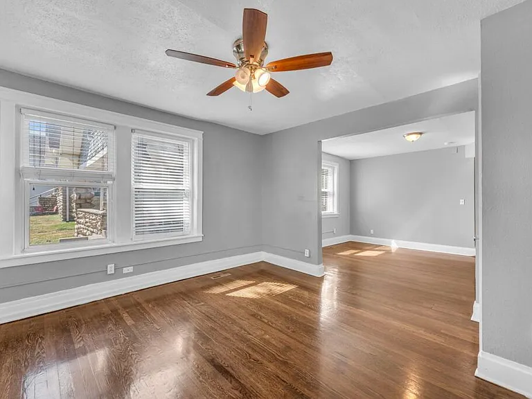 4226 Locust St — Photo 1