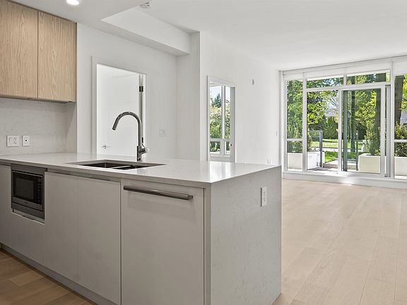 4th image of 4238 Cambie St #X06